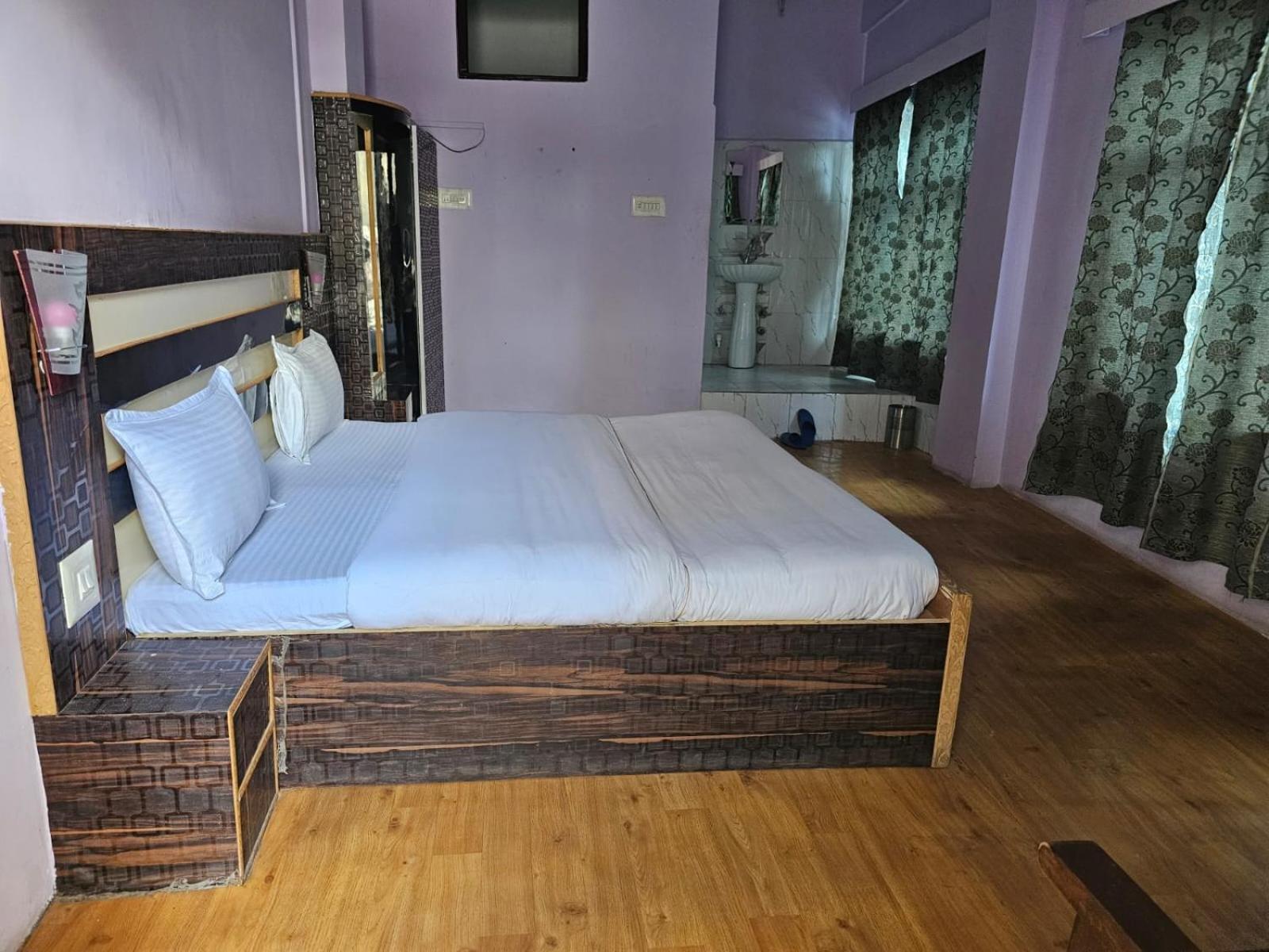 Hotel Afzal And Restaurant Kargil Εξωτερικό φωτογραφία