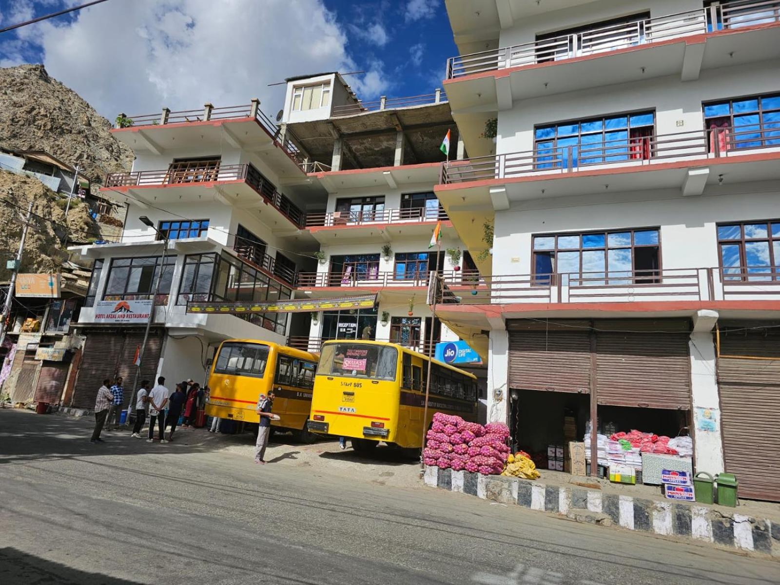 Hotel Afzal And Restaurant Kargil Εξωτερικό φωτογραφία